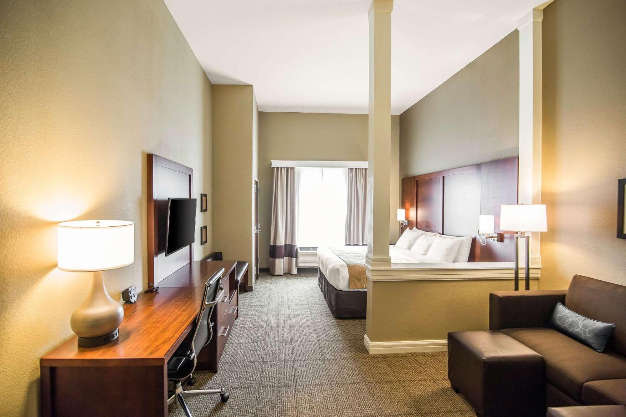 คอมฟอร์ต สวีท Hotel ด็อดจ์ซิตี้ ภายนอก รูปภาพ