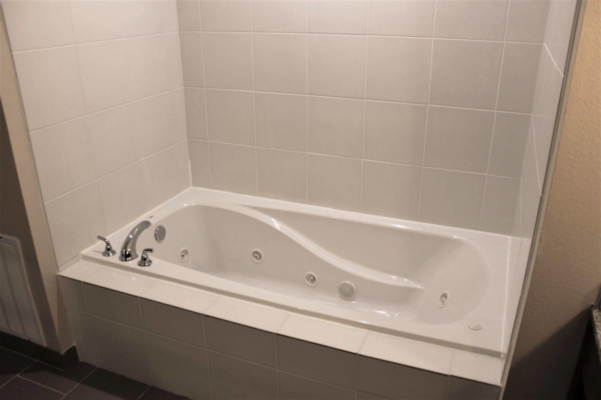 คอมฟอร์ต สวีท Hotel ด็อดจ์ซิตี้ ภายนอก รูปภาพ